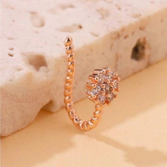 SHEIN Rhinestone Decor flower nose ring - Picture 2 of 2